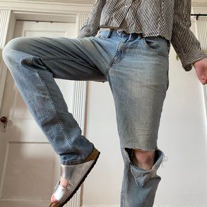 baggy vintage levi's jeans.